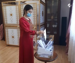 В Астрахани работает избирательный участок выборов Президента Туркменистана