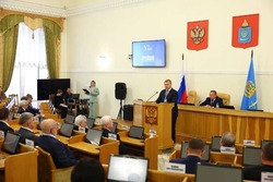 Астраханских губернатор поздравил депутатов с 30-летием образования облдумы