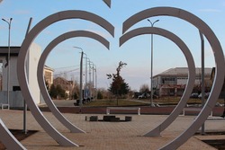 В астраханском селе завершили первый этап обновления сквера