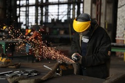 Игорь Бабушкин поздравил астраханских корабелов 