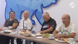 Депутат Госдумы встретился с астраханскими ветеранами спорта