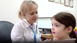 Астраханский доктор поделилась с Первом каналом опытом лечения детей