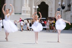 Астраханцы поддержали танцевальный флешмоб в честь Дня России