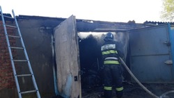 В Астраханской области из-за короткого замыкания сгорел гараж