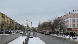 В Астрахани обновляют светофоры у школ и детских садов
