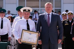 Астраханский губернатор поздравил пограничников с профессиональным праздником