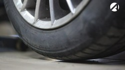 Астраханец насильно запихнул человека в багажник автомобиля