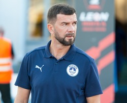 Главный тренер астраханского «Волгаря» покинул команду