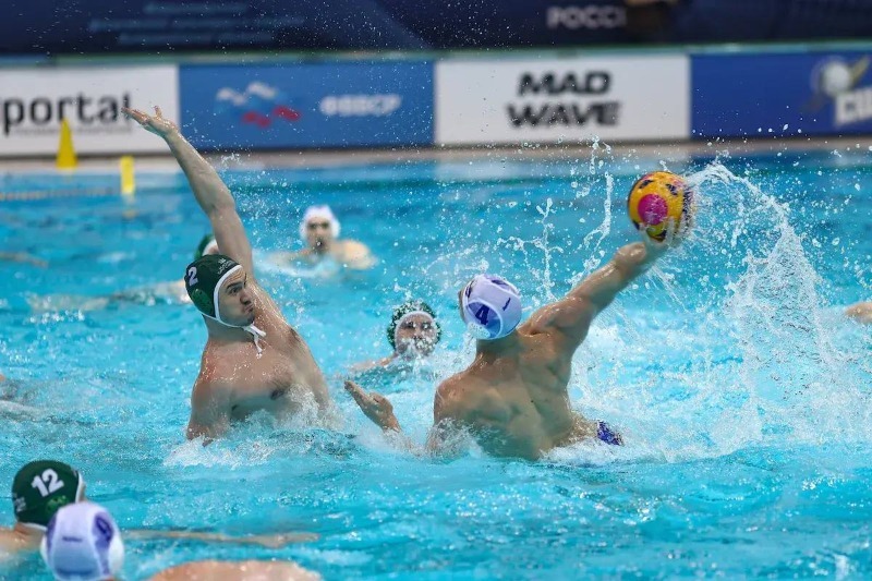 Астраханские ватерполисты одолели действующих чемпионов России