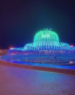 На астраханской набережной появился световой фонтан