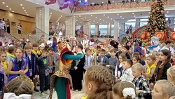 Двадцать восемь астраханских детей побывали на Кремлёвской ёлке