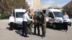 Астраханский медуниверситет передал в зону СВО кареты скорой помощи и грузовик