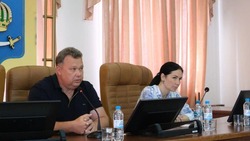 Мэр Астрахани встретился с жильцами частично обрушившегося дома на Ляхова