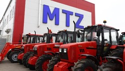 На астраханский завод доставят новую партию тракторов «Беларус»