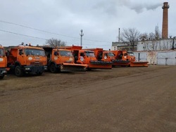 Астраханская спецтехника готова к возможной гололедице