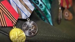 Более 1100 астраханцев получили юбилейные выплаты к 9 Мая