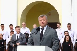 Игорь Бабушкин поздравил жителей Астраханской области с Днём России