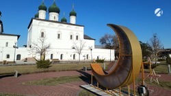 Астраханский кремль украшают к Новому году