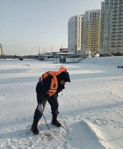 Астраханцев просят воздержаться от массовых выходов на лёд в центре города