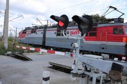 3 июля астраханцам ограничат движение через железнодорожный переезд