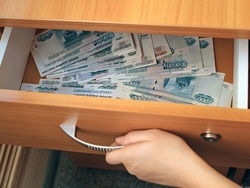 В Астрахани директор управляющей компании похитила у жильцов более полумиллиона рублей