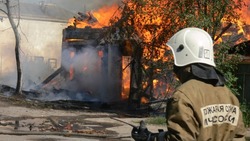 В Астраханской области горела хозпостройка