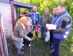Астраханцы поздравили ветеранов Великой Отечественной войны в ЛНР