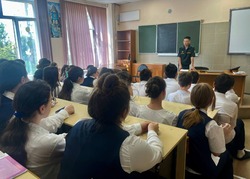 Бойцы СВО провели лекции для юных астраханцев