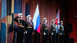 В честь 300-летия Каспийской флотилии морякам вручили награды
