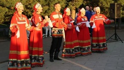 Астраханцам предлагают на выбор «Русские вечёрки» или «Музыку на воде»