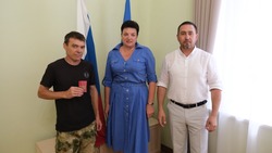 Депутаты Думы Астраханской области встретились с бойцом СВО
