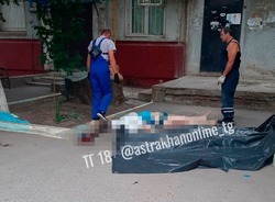 В Астрахани женщина выпала из окна