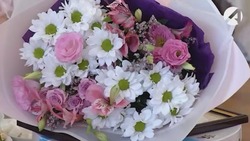 Глава Астрахани поздравил горожанок с 8 Марта