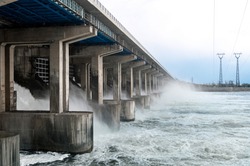 Волжская ГЭС перешла в режим максимально установленных сбросов