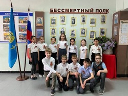 Астраханские школьники участвуют в акции «Стена памяти»