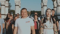 Астраханские активисты приняли участие во флешмобе в поддержку президента 