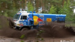 Экс-гонщик «Формулы-1» пришёл последним на стартовом этапе ралли «Шёлковый путь» в Астрахани