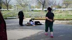 Стали известны подробности ситуации с падением бетонного столба на студента в Астрахани