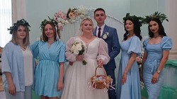 Астраханцы отметили свадьбу в традициях древних славян