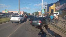Возле торгового центра в Астрахани произошло ДТП