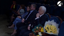 В Астрахани отметили 50-летие работы Юрия Кочеткова в ТЮЗе