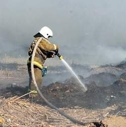 За три часа в Астраханской области из-за неосторожности случилось два крупных пожара