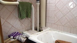 Детскую поликлинику в микрорайоне Бабаевского затопило из-за сорванного крана