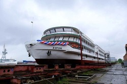 Игорь Бабушкин поздравил астраханских специалистов с Днём кораблестроения