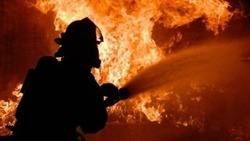 При пожаре в жилом доме в Астрахани пострадал человек