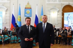 Игорь Бабушкин вручил государственные награды в честь Дня народного единства