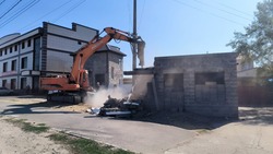 В Астрахани снесли недострой на Аэропортовском шоссе