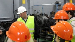 Астраханским семиклассникам показали, как обслуживают тепловозы