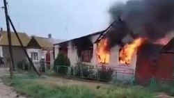 В Астраханской области молния сожгла дом