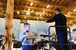 В Астрахани одарённые дети дали отчётное новогоднее представление